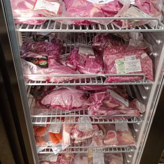 📢 Posíláme přehled masa na sobotu! Snažíme se držet krásné zásoby i na sobotu a neděli, takže se nemusíte bát, že by něco...